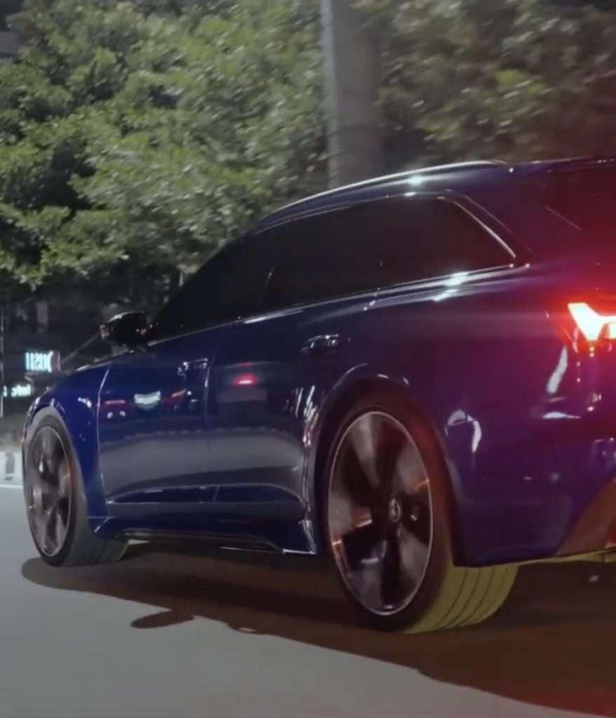 Audi RS6 vs BMW M2:</p>
<p>Power Meets Precision